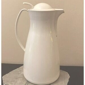 The Pampered Chef Thermal Hot Cold Coffee Carafe Tea Pitcher 32 Oz Capacity